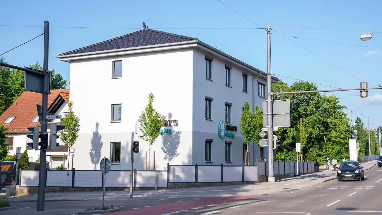 Henrys Sleeping Am Augsburger Eiskanal アウグスブルク